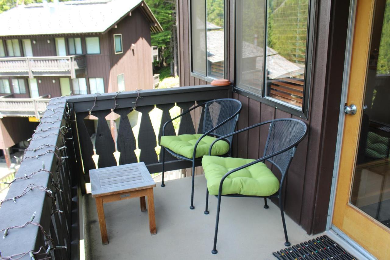 Crystal Chalets Greenwater Экстерьер фото